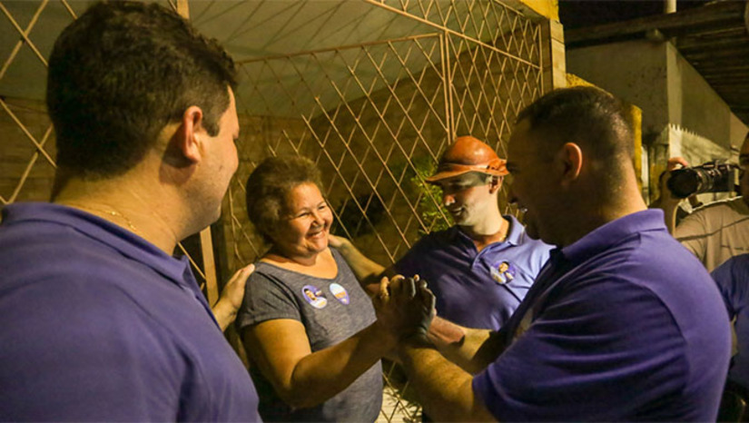 Imagem 1 - Os dois falam em interiorização do desenvolvimento do Rio Grande do Norte, do respeito a família, e uma defesa ferrenha dos interesses de Mossoró e região, algo, que segundo eles, foi esquecido ao longo das últimas legislaturas. "Quero abrir um gabinete em Mossoró, para manter um diálogo constante com as instituições e garantir a vinda de mais recursos federais para o Oeste do RN" Imagem 1 - Os dois falam em interiorização do desenvolvimento do Rio Grande do Norte, do respeito a família, e uma defesa ferrenha dos interesses de Mossoró e região, algo, que segundo eles, foi esquecido ao longo das últimas legislaturas. "Quero abrir um gabinete em Mossoró, para manter um diálogo constante com as instituições e garantir a vinda de mais recursos federais para o Oeste do RN"
