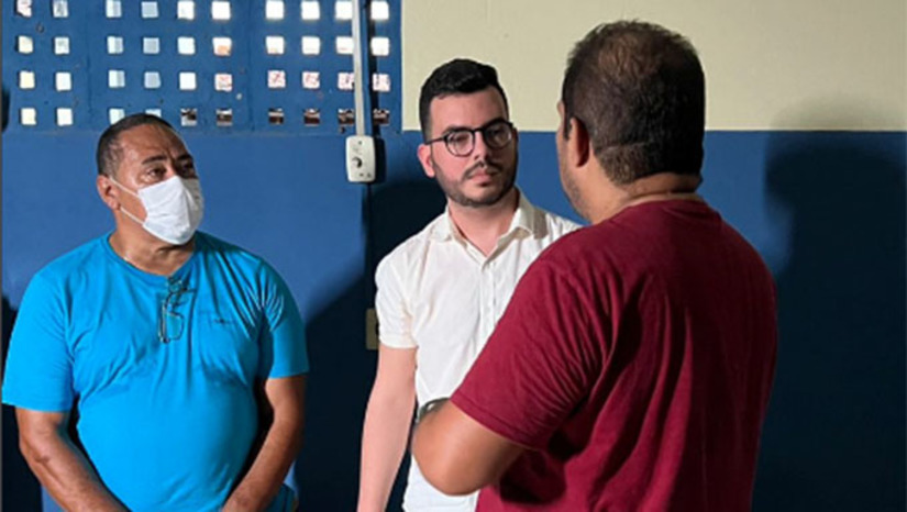 Imagem 1 - Jovem mossoroense advogado chegou ao cargo de vereador em Mossoró defendendo a causa animal e meio ambiente, que também está entre suas prioridades como candidato a deputado federal. Porém, agora ele observa que existem 30 milhões de brasileiros passando fome e que é mais urgente criar um programa de renda mínima, com previsão de rendimento ampliado para as pessoas com deficiência Imagem 1 - Jovem mossoroense advogado chegou ao cargo de vereador em Mossoró defendendo a causa animal e meio ambiente, que também está entre suas prioridades como candidato a deputado federal. Porém, agora ele observa que existem 30 milhões de brasileiros passando fome e que é mais urgente criar um programa de renda mínima, com previsão de rendimento ampliado para as pessoas com deficiência