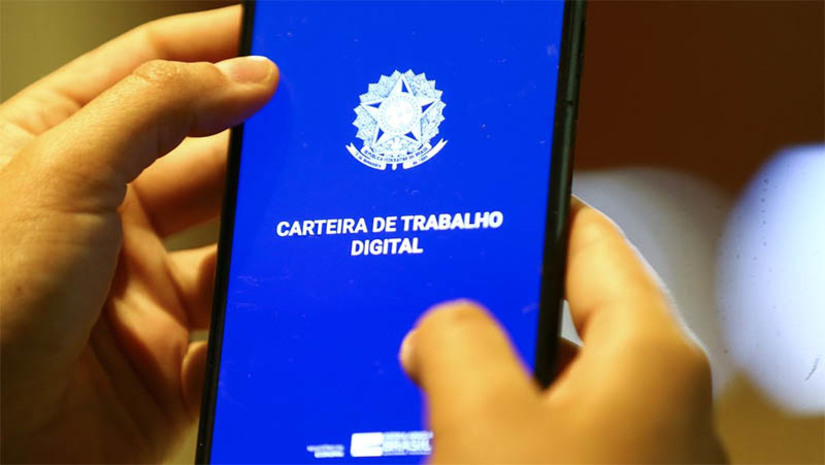 Imagem 1 -  Com destaque para o setor de serviços, Brasil gerou 218.902 vagas de empregos formais em julho. O dado é do Cadastro Geral de Empregados e Desempregados (Novo Caged) divulgado hoje (29) pelo Ministério do Trabalho e Previdência. Os cinco segmentos analisados registraram saldos positivos em julho. O maior crescimento foi o de Serviços, que apresentou saldo positivo de 81.873 postos de trabalho formais. O grupamento Indústria registrou 50.503 novos postos; e o Comércio, gerou 38.574 vagas no mês.