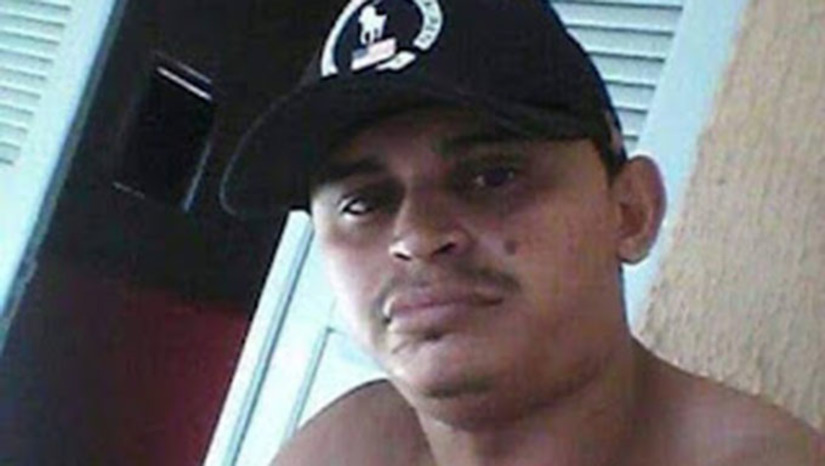 Imagem 1 - Usando uma Hilux branca, os assassinos atacaram as vítimas que estavam num motocicleta no acesso a comunidade de Lajedo, no final da tarde desta segunda-feira, 29. Albertino Batista Morais, de 43 anos, morreu no local e o seu amigo Fernando Pescoço de Ouro conseguiu resistir aos tiros. Está hospitalizado em Mossoró. O caso deve ser investigado pela Polícia Civil Imagem 1 - Usando uma Hilux branca, os assassinos atacaram as vítimas que estavam num motocicleta no acesso a comunidade de Lajedo, no final da tarde desta segunda-feira, 29. Albertino Batista Morais, de 43 anos, morreu no local e o seu amigo Fernando Pescoço de Ouro conseguiu resistir aos tiros. Está hospitalizado em Mossoró. O caso deve ser investigado pela Polícia Civil