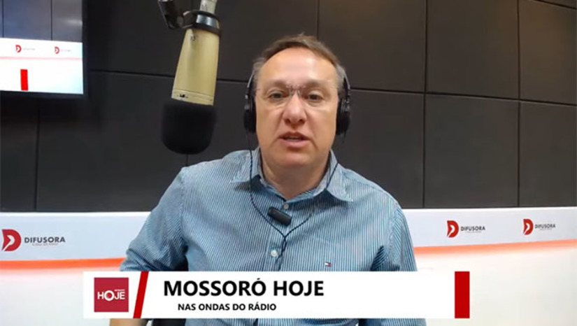 Imagem 1 - Secretário de Planejamento de Mossoró, professor Frank Felizardo disse que anualmente se aprovava um valor e se investia outro bem superior, sem qualquer planejamento ou transparência (Veja gráfico). Segundo ele, agora o orçamento é real, permitindo assim que o cidadão mossoroense saiba o que vai ser investido com planejamento, responsabilidade, com o cidadão podendo fiscalizar e cobrar resultados; Frank frisou que até o final de 2022, a Prefeitura deve investir R$ 1.08 e nada mais justo do que um orçamento de 2023 ficar em R$ 1.19 bi. Imagem 1 - Secretário de Planejamento de Mossoró, professor Frank Felizardo disse que anualmente se aprovava um valor e se investia outro bem superior, sem qualquer planejamento ou transparência (Veja gráfico). Segundo ele, agora o orçamento é real, permitindo assim que o cidadão mossoroense saiba o que vai ser investido com planejamento, responsabilidade, com o cidadão podendo fiscalizar e cobrar resultados; Frank frisou que até o final de 2022, a Prefeitura deve investir R$ 1.08 e nada mais justo do que um orçamento de 2023 ficar em R$ 1.19 bi.