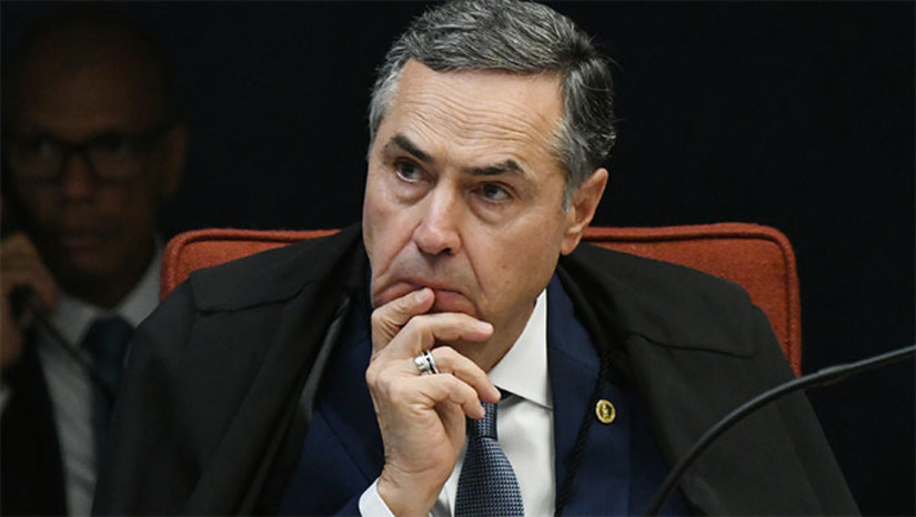 Imagem 1 -  Lei foi aprovada e sancionada sem indicação da origem dos recursos para pagar o aumento nos três seguimentos - privado, filantrópico e público. Nas primeiras semanas de implantação da Lei, o clima ficou tenso dentro dos hospitais, com previsões de demissões e aumento da carga de trabalho permitida pela nova CLT.