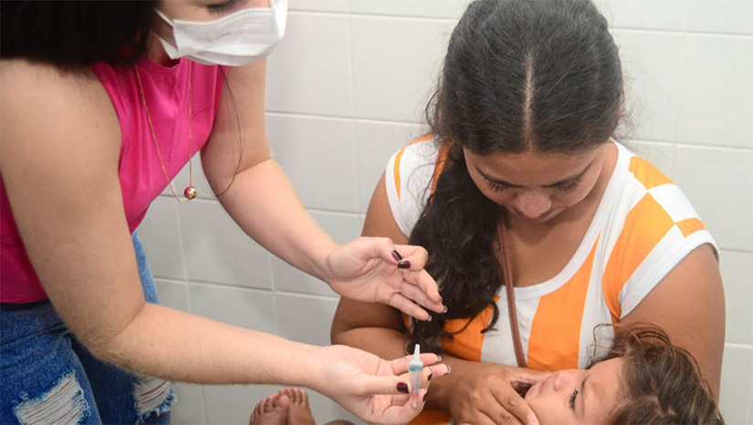 Imagem 1 - Universidades de Mossoró seguem disponibilizando espaços para imunização da população. Nesta semana os imunizantes contra Covid-19, febre amarela, influenza e poliomielite estarão disponíveis na Facene, UnP e na Faculdade de Enfermagem da UERN, ou seja, em três pontos da cidade, facilitando o acesso da população. Na primeira também está sendo disponibilizado, exclusivamente para alunos que irão para estágio, a vacinação contra meningite meningocócica e a tríplice viral, nesta segunda-feira (19); confira os dias e horários de atendimento nas três unidades. Imagem 1 - Universidades de Mossoró seguem disponibilizando espaços para imunização da população. Nesta semana os imunizantes contra Covid-19, febre amarela, influenza e poliomielite estarão disponíveis na Facene, UnP e na Faculdade de Enfermagem da UERN, ou seja, em três pontos da cidade, facilitando o acesso da população. Na primeira também está sendo disponibilizado, exclusivamente para alunos que irão para estágio, a vacinação contra meningite meningocócica e a tríplice viral, nesta segunda-feira (19); confira os dias e horários de atendimento nas três unidades.