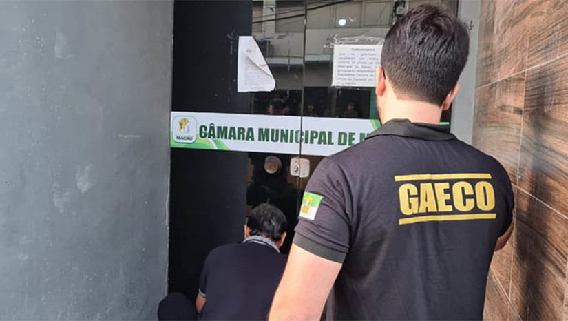 Imagem 1 - O presidente da Câmara, Givagno Patrese, do DEM, está preso preventivamente por determinação da Justiça desde o início de setembro, quando foi realizado a Operação Banner. O processo agora segue para pareceres dos advogados de defesa e depois será concluso para julgamento do juiz titular do caso. O MPRN informa que o mesmo esquema de corrupção está sendo investigado em outros municípios Imagem 1 - O presidente da Câmara, Givagno Patrese, do DEM, está preso preventivamente por determinação da Justiça desde o início de setembro, quando foi realizado a Operação Banner. O processo agora segue para pareceres dos advogados de defesa e depois será concluso para julgamento do juiz titular do caso. O MPRN informa que o mesmo esquema de corrupção está sendo investigado em outros municípios