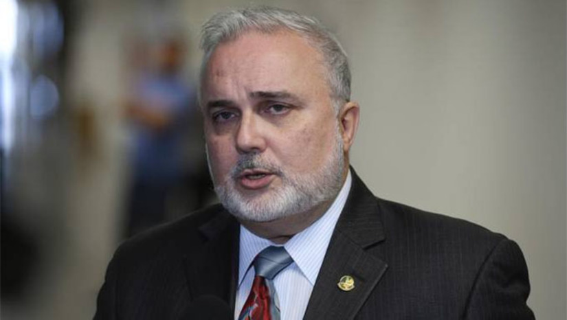 Imagem 1 - O primeiro projeto prevê que as sobras da Covid19, algo em torno de R$ 7 bilhões, sejam destinados para os hospitais públicos e filantrópicos ainda este ano pagar a folha dos enfermeiros. Já o segundo projeto, do Senador Jean Paul Prates (foto), prevê o uso dos recursos do "orçamento secreto", na ordem de R$ 10 bilhões, que já estão na Saúde, para pagar o piso dos hospitais públicos e filantrópicos em 2023. Para 2024 em diante, o senador Jean Paul está propondo que seja usado recursos do excesso do pre-sal para criar um fundo para pagar o salário e também o devido reajuste que está previsto na Lei do Piso Nacional da Enfermagem Imagem 1 - O primeiro projeto prevê que as sobras da Covid19, algo em torno de R$ 7 bilhões, sejam destinados para os hospitais públicos e filantrópicos ainda este ano pagar a folha dos enfermeiros. Já o segundo projeto, do Senador Jean Paul Prates (foto), prevê o uso dos recursos do "orçamento secreto", na ordem de R$ 10 bilhões, que já estão na Saúde, para pagar o piso dos hospitais públicos e filantrópicos em 2023. Para 2024 em diante, o senador Jean Paul está propondo que seja usado recursos do excesso do pre-sal para criar um fundo para pagar o salário e também o devido reajuste que está previsto na Lei do Piso Nacional da Enfermagem