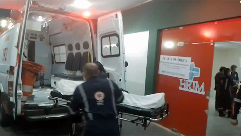 Imagem 1 - A vítima, identificada por Rodolfo, é da comunidade de Pau Branco, e estava visitando um amigo no Assentamento Oziel, no polo Maisa, zona rural de Mossoró-RN, quando teria sido baleado na altura do pescoço. Ele ainda foi socorrido pelo SAMU, mas não resistiu ao ferimento e morreu antes de chegar ao Hospital Regional Tarcísio Maia. Imagem 1 - A vítima, identificada por Rodolfo, é da comunidade de Pau Branco, e estava visitando um amigo no Assentamento Oziel, no polo Maisa, zona rural de Mossoró-RN, quando teria sido baleado na altura do pescoço. Ele ainda foi socorrido pelo SAMU, mas não resistiu ao ferimento e morreu antes de chegar ao Hospital Regional Tarcísio Maia.