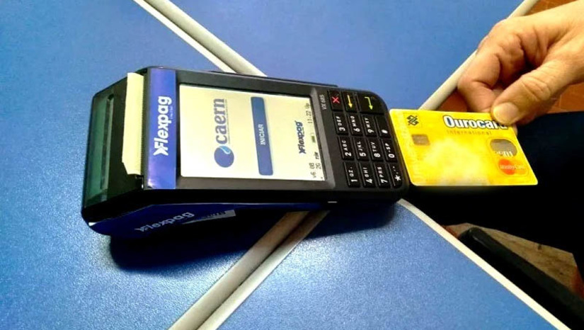 Imagem 1 -  Nova campanha de negociação de débitos com a Caern começa no dia 10 de outubro. A campanha terá duração de 30 dias e, além de oferecer descontos de juros e multa, também permite o parcelamento do saldo devedor em até 60 meses, com entrada de 5% do valor do débito. A campanha abrange faturas anteriores a julho de 2022. Caso o cliente decida não fazer o pagamento à vista, o parcelamento em até 60 vezes pode ser feito, desde que o valor da parcela seja de, no mínimo, 50% do valor médio da fatura do imóvel. O parcelamento pode incluir qualquer conta, mas só haverá dispensa de juros e multa para as faturas anteriores a julho.