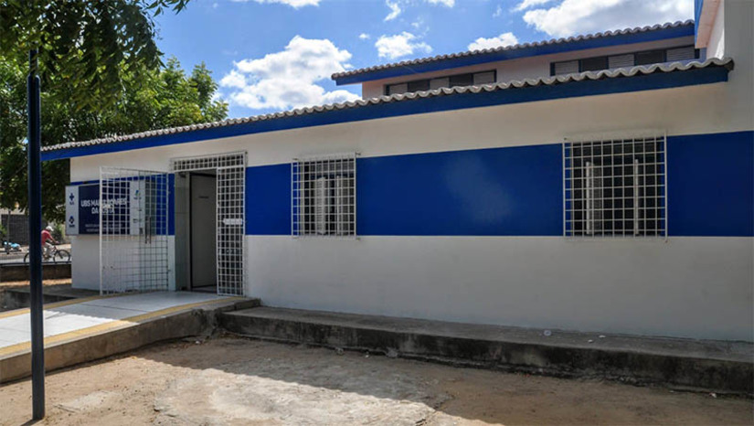 Imagem 1 - Nova UBS Maria Soares da Costa, no Alto de São Manoel, é entregue à população. Nesta segunda-feira (17) a administração pública realizou a entrega de um prédio revitalizado, equipado, dispondo de plenas condições ao funcionamento. A UBS passou por uma manutenção geral na sua estrutura física com revisão da cobertura; substituição de luminárias; tomadas e interruptores; revisão dos pontos hidráulicos e sanitários; substituição de portas e janelas, além da reativação da ala que estava interditada. Imagem 1 - Nova UBS Maria Soares da Costa, no Alto de São Manoel, é entregue à população. Nesta segunda-feira (17) a administração pública realizou a entrega de um prédio revitalizado, equipado, dispondo de plenas condições ao funcionamento. A UBS passou por uma manutenção geral na sua estrutura física com revisão da cobertura; substituição de luminárias; tomadas e interruptores; revisão dos pontos hidráulicos e sanitários; substituição de portas e janelas, além da reativação da ala que estava interditada.