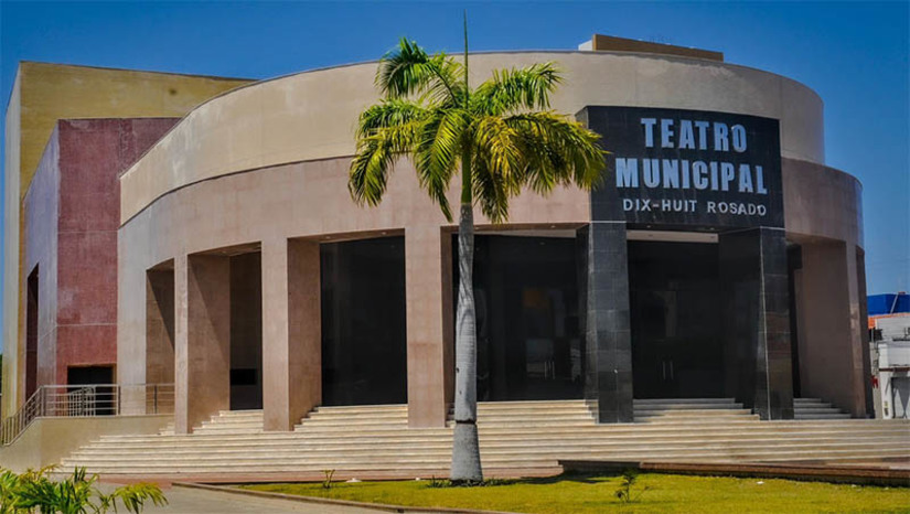 Imagem 1 - Programação cultural marcará a reinauguração do Teatro Dix-huit Rosado na segunda, 31. O Teatro Municipal Dix-huit Rosado foi totalmente restaurado interna e externamente. A reforma contou com a substituição do revestimento cerâmico externo e substituição de granito, revisão das instalações elétricas e subestação, instalação de plataforma elevatória, proporcionando mais acessibilidade ao espaço público. Imagem 1 - Programação cultural marcará a reinauguração do Teatro Dix-huit Rosado na segunda, 31. O Teatro Municipal Dix-huit Rosado foi totalmente restaurado interna e externamente. A reforma contou com a substituição do revestimento cerâmico externo e substituição de granito, revisão das instalações elétricas e subestação, instalação de plataforma elevatória, proporcionando mais acessibilidade ao espaço público.