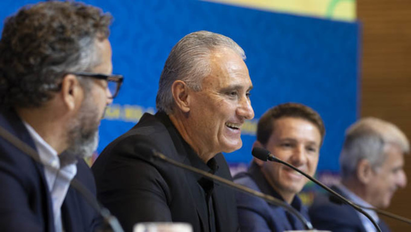 Imagem 1 - Convocação oficial dos 26 atletas que vão compor a seleção brasileira para a Copa do Qatar será divulgada por Tite a partir das 13 horas da próxima segunda-feira, 7, na sede da CBF, no Rio de Janeiro. A abertura da copa será no dia 20 e o Brasil estréia no dia 24, contra a Sérvia, às 16 horas, horário de Brasilia. Imagem 1 - Convocação oficial dos 26 atletas que vão compor a seleção brasileira para a Copa do Qatar será divulgada por Tite a partir das 13 horas da próxima segunda-feira, 7, na sede da CBF, no Rio de Janeiro. A abertura da copa será no dia 20 e o Brasil estréia no dia 24, contra a Sérvia, às 16 horas, horário de Brasilia.