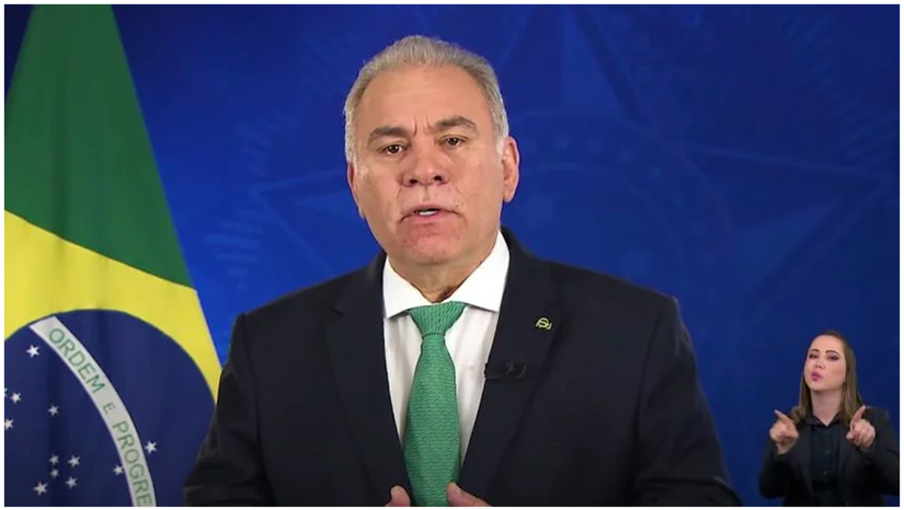 Imagem 1 -  Em pronunciamento em rede nacional de rádio e televisão neste domingo (6), o ministro da Saúde, Marcelo Queiroga, fez um apelo sobre a vacinação contra a poliomielite. Segundo dados do ministério, a campanha de vacinação que ocorreu em agosto e setembro deste ano vacinou menos de 70% do público-alvo, composto por crianças de zero a cinco anos. A meta é imunizar 95% das crianças nessa faixa etária em todo o país.