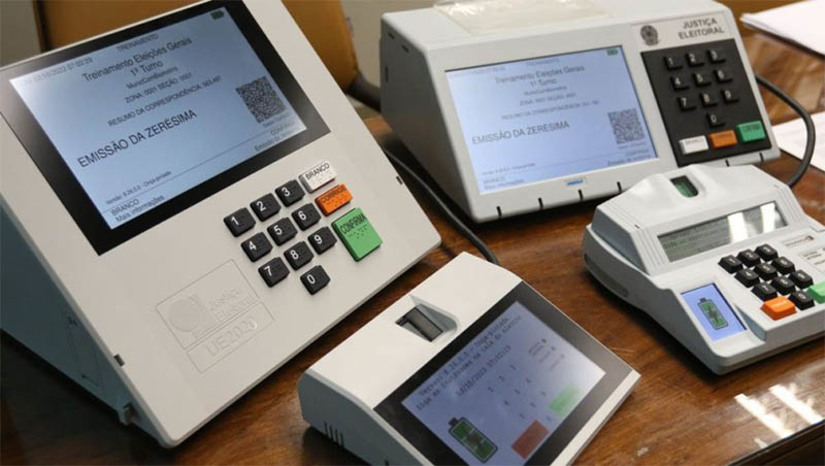 Imagem 1 -  Relatório das Forças Armadas confirma que não foram constatadas irregularidades no processo eleitoral. O documento foi enviado ao TSE nesta quarta-feira (9). “Em face das ferramentas e oportunidades de fiscalização definidas nas Resoluções do TSE e estruturadas no Plano de Trabalho da EFASEV, a fiscalização constatou que o Teste de Integridade, sem biometria, ocorreu em conformidade com o previsto. Quanto à fiscalização da totalização, foi constatada, por amostragem, a conformidade entre os BU impressos e os dados disponibilizados pelo TSE.”