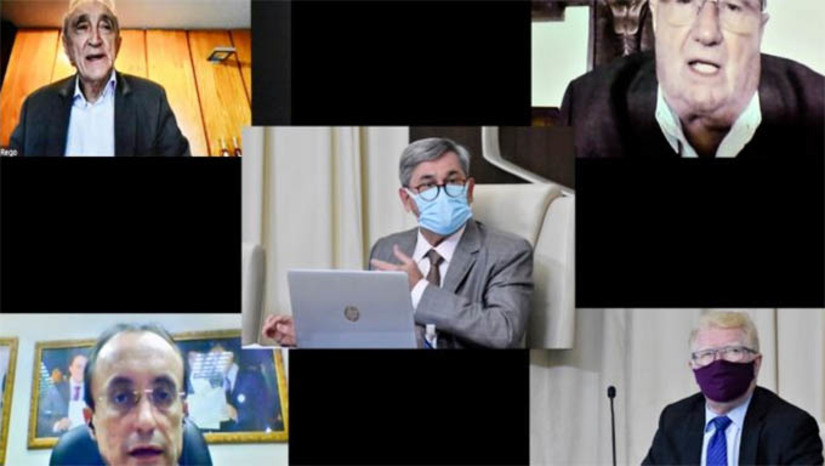 Imagem 1 - Participaram da reunião, que funcionou de forma híbrida, os parlamentares: Tomba Farias (PSDB), Ubaldo Fernandes (PL), José Dias (PSDB), Getúlio Rêgo (DEM) e Souza (PSB). Imagem 1 - Participaram da reunião, que funcionou de forma híbrida, os parlamentares: Tomba Farias (PSDB), Ubaldo Fernandes (PL), José Dias (PSDB), Getúlio Rêgo (DEM) e Souza (PSB).