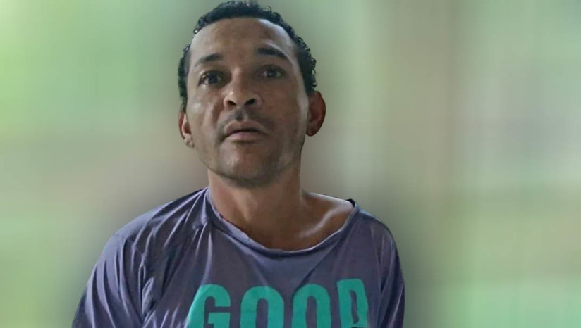 Imagem 1 - Flanelinha é assassinado a tiros no bairro Santo Antônio, em Mossoró. O crime aconteceu por volta das 2h desta sexta-feira (18), na Rua Pedro Velho. No entanto, a Polícia Militar só foi acionada no início da manhã, por populares que afirmaram ter ouvido tiros na região durante a madrugada. Jeff Duarte Fernandes de Amorim, de 36 anos, foi morto com vários disparos de arma de fogo na região das costas. Ele era ex-presidiário e respondia por crimes de furto. De acordo com o Delegado Plantonista Roberto Moura, que atendeu a ocorrência, familiares afirmaram que ele continuava praticando os crimes, o que pode levar a uma linha de investigação sobre a motivação do homicídio. O caso será investigado pela DHM. Imagem 1 - Flanelinha é assassinado a tiros no bairro Santo Antônio, em Mossoró. O crime aconteceu por volta das 2h desta sexta-feira (18), na Rua Pedro Velho. No entanto, a Polícia Militar só foi acionada no início da manhã, por populares que afirmaram ter ouvido tiros na região durante a madrugada. Jeff Duarte Fernandes de Amorim, de 36 anos, foi morto com vários disparos de arma de fogo na região das costas. Ele era ex-presidiário e respondia por crimes de furto. De acordo com o Delegado Plantonista Roberto Moura, que atendeu a ocorrência, familiares afirmaram que ele continuava praticando os crimes, o que pode levar a uma linha de investigação sobre a motivação do homicídio. O caso será investigado pela DHM.