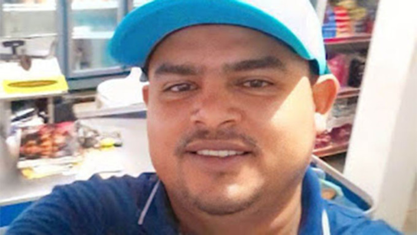 Imagem 1 -  Everton Carlos, conhecido por Vertinho, teria sido vítima de uma emboscada, que está sendo investigado pela Polícia Civil; Após ter sido baleado, ainda foi socorrido ao Hospital Regional Tarcísio Maia, mas não resistiu aos ferimentos