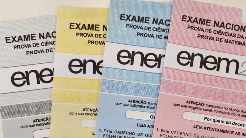 Imagem 1 - Confira os gabaritos oficiais e cadernos de questões do Enem 2022. O material está disponível no Portal do Inep e está separado de acordo com as cores dos cadernos e por dia de aplicação. O exame foi realizado nos dias 13 e 20 de novembro, para mais de 2,3 milhões de pessoas. Os participantes que tiveram problemas logísticos ou foram diagnosticados com covid-19 em um dos dias de aplicação do Enem 2022 podem solicitar a reaplicação do exame até a próxima sexta-feira, 25 de novembro, pela Página do Participante. O Inep reaplicará o exame nos dias 10 e 11 de janeiro de 2023. Imagem 1 - Confira os gabaritos oficiais e cadernos de questões do Enem 2022. O material está disponível no Portal do Inep e está separado de acordo com as cores dos cadernos e por dia de aplicação. O exame foi realizado nos dias 13 e 20 de novembro, para mais de 2,3 milhões de pessoas. Os participantes que tiveram problemas logísticos ou foram diagnosticados com covid-19 em um dos dias de aplicação do Enem 2022 podem solicitar a reaplicação do exame até a próxima sexta-feira, 25 de novembro, pela Página do Participante. O Inep reaplicará o exame nos dias 10 e 11 de janeiro de 2023.