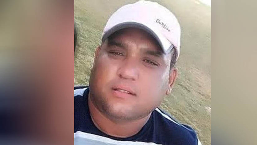 Imagem 1 -  Dono de lava jato é assassinado a tiros no próprio estabelecimento, na Santa Delmira. O crime aconteceu na tarde desta quinta-feira (1º), próximo a Praça das Cobras. Luiz Carlos Bezerra Marreiro, de 41 anos, foi morto com cerca de três disparos de pistola calibre 380. Os suspeitos, dois homens, teriam chegado ao local em um veículo de cor branca. Um deles desceu, entrou no lava jato e realizou os disparos que mataram a vítima. De acordo com a Delegada Cristiane Magalhães, ainda é cedo para falar sobre uma motivação para o crime, mas sabe-se que Luiz Carlos foi preso recentemente, com uma motocicleta com queixa de roubo. A Delegacia de Homicídios vai investigar o caso.