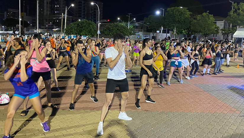 Imagem 1 -  Saúde na Praça aborda temáticas relacionadas ao mês de Dezembro. O projeto acontece neste domingo (4). Diversos serviços estarão disponíveis à população na Avenida Rio Branco, com ações nas áreas de Nutrição, Enfermagem, Fisioterapia, Educação Física, Biomedicina, Psicologia, Pedagogia, Serviço Social e Medicina Veterinária.
