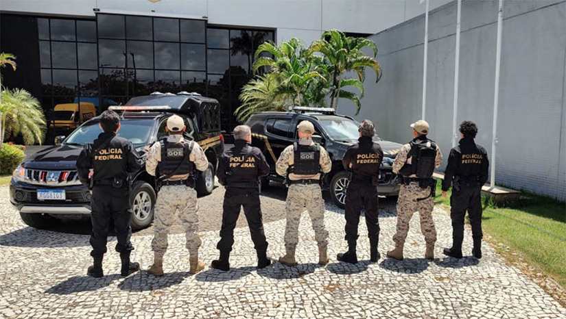 Imagem 1 -  PF e SEAP deflagram operação e cumprem mandados de prisão em presídios do RN. Estão sendo cumpridos simultaneamente, em 18 unidades prisionais do Rio Grande do Norte, 248 mandados de prisão constantes no Banco Nacional de Mandados de Prisão (BNMP), cujo sistema é administrado pelo Conselho Nacional de Justiça (CNJ). O objetivo da “Operação Fechamento” é evitar que indivíduos que já se encontram presos, venham a ganhar eventual liberdade, embora sejam acusados de terem cometido outros tipos de crimes. 