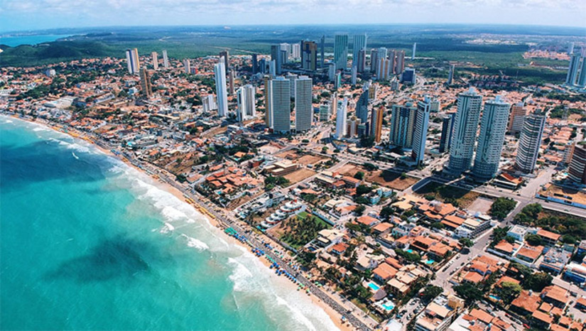 Imagem 1 -  A equipe do blog Betway Insider reuniu algumas das cidades mais populares para se passar o Ano Novo, e fez uma comparação de custos. Natal chamou a atenção por alguns motivos, mas o principal foi pelo preço de uma viagem durante a última semana de 2022. Uma pessoa pagaria até R$ 6,6 mil para passar cinco dias na capital potiguar, entre os dias 29 de dezembro e 2 de janeiro. Ou seja, na alta temporada do Nordeste. Esse valor pode ser considerado baixo, sobretudo se compararmos com outros destinos na região.