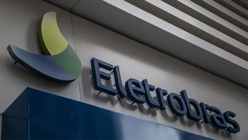 Imagem 1 -  Eletrobras e Shell assinam acordo para projeto de energia eólica offshore. Em comunicado enviado à Comissão de Valores Mobiliários (CVM), a Eletrobrás ressalta que o acordo faz parte da estratégia de diversificar sua matriz de geração focada em fontes Renováveis.  "Neste sentido, a Eletrobras acredita que a energia eólica offshore tem se mostrado, em todo o mundo, uma fonte energética em expansão para a geração de energia renovável, impulsionada pelo apoio de políticas energéticas, em resposta a preocupações ambientais, e por avanços tecnológicos", diz a empresa.