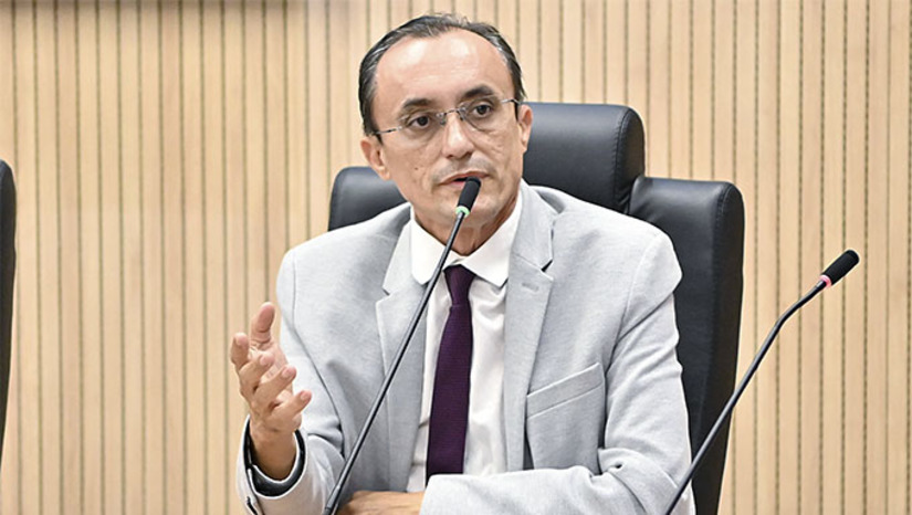 Imagem 1 -   Sousa disse que no momento que o Governo do Estado pediu urgência da Assembleia para votar o projeto, no sentido de aumentar o ICMS em 2% em 2023 e 1% em 2024, voltando aos 18% em 2025%, ele assegurou que votou a favor da urgência, mas que votaria contra o aumento do ICMS.