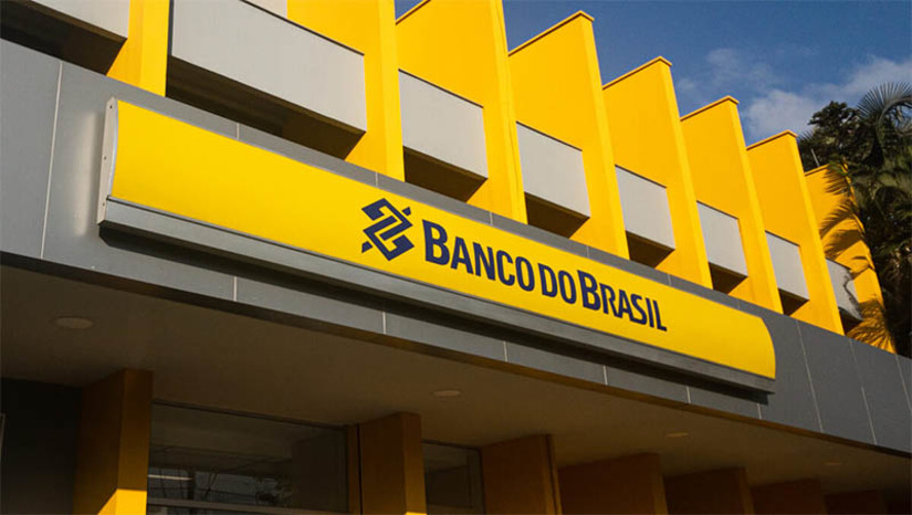 Imagem 1 - BB abre Processo Seletivo com 4 mil vagas imediatas e mais 2 mil para cadastro de reserva. Para o Rio Grande do Norte estão disponíveis 26 vagas, para o cargo de Escriturário - Agente Comercial. As inscrições podem ser realizadas até às 23h59 do dia 24 de fevereiro de 2023, no site da Fundação Cesgranrio. A taxa de inscrição é no valor de R$ 50,00. As vagas são para nível médio, com jornada de 30 horas semanais. A remuneração é de R$ 3.622,23. Imagem 1 - BB abre Processo Seletivo com 4 mil vagas imediatas e mais 2 mil para cadastro de reserva. Para o Rio Grande do Norte estão disponíveis 26 vagas, para o cargo de Escriturário - Agente Comercial. As inscrições podem ser realizadas até às 23h59 do dia 24 de fevereiro de 2023, no site da Fundação Cesgranrio. A taxa de inscrição é no valor de R$ 50,00. As vagas são para nível médio, com jornada de 30 horas semanais. A remuneração é de R$ 3.622,23.