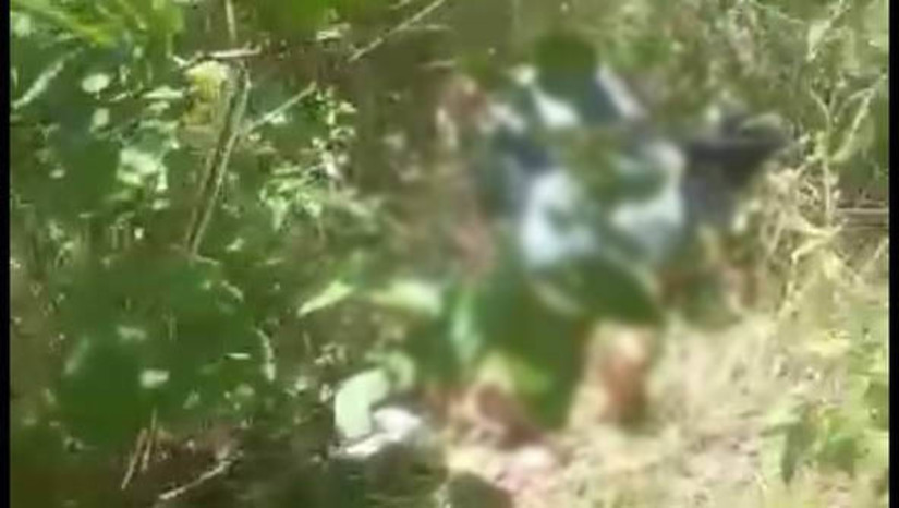 Imagem 1 -  Caminhoneiro encontra corpo dentro de mata entre São Miguel e Dr. Severiano . O caso aconteceu nesta quarta-feira (28). O homem relatou, em um vídeo postado nas redes sociais, que estava subindo a Serra de São Miguel em seu caminhão, quando o mesmo começou a esquentar e ele precisou parar. Enquanto aguardava o motor do veículo esfriar, entrou no mato para fazer necessidades fisiológicas e acabou encontrado o corpo de um homem. De acordo com o Delegado de São Miguel, Tiago Biscoli de Pizzol, o corpo possuía marcas de violência. A vítima aparenta ter cerca de 20 anos. Ele estava sem documentação e ainda não foi identificado oficialmente. O corpo foi removido para o Itep de Pau dos Ferros. 