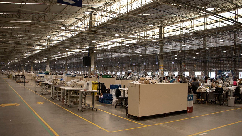 Imagem 1 - O Governo do Estado está investindo na capacitação de dois mil costureiros e costureiras, em todas as regiões, para ampliar a abrangência do Pró-Sertão. A ação tem o apoio do Serviço Nacional de Aprendizagem Industrial (Senai) e Instituto Federal do RN (IFRN). Imagem 1 - O Governo do Estado está investindo na capacitação de dois mil costureiros e costureiras, em todas as regiões, para ampliar a abrangência do Pró-Sertão. A ação tem o apoio do Serviço Nacional de Aprendizagem Industrial (Senai) e Instituto Federal do RN (IFRN).