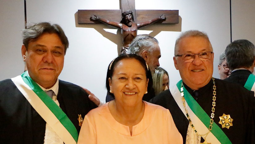 Imagem 1 - Tanto o presidente Eridson Medeiros, quanto o vice-presidente Eduardo Rocha e a ouvidora Auxiliadora Rodrigues, destacaram os anos difíceis de pandemia do novo coronavírus, que ainda persiste, e que despojou as desigualdades. Também destacaram o Prêmio CNJ de Qualidade 2022, na categoria Prata, recebido pelo TRT-RN da 21ª região em novembro de 2022. Imagem 1 - Tanto o presidente Eridson Medeiros, quanto o vice-presidente Eduardo Rocha e a ouvidora Auxiliadora Rodrigues, destacaram os anos difíceis de pandemia do novo coronavírus, que ainda persiste, e que despojou as desigualdades. Também destacaram o Prêmio CNJ de Qualidade 2022, na categoria Prata, recebido pelo TRT-RN da 21ª região em novembro de 2022.