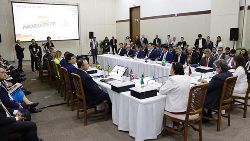Imagem 1 -  A duplicação da rodovia federal de Macaíba a divisa com o Ceará está entre as prioridades elencadas pela governadora Fátima Bezerra aos colegas governadores dos outros oito estados do Nordeste na reunião do Consórcio Nordeste, realizada em João Pessoa, na Paraíba. Consta também para o RN investimento em ferrovias, conclusão da transposição do São Francisco, Segurança Pública e medidas emergências para reduzir a fome. A Carta de João Pessoa (leia abaixo), também discute a questão do Pacto Federativo com os municípios e estados, será entregue no próximo dia 27 ao presidente Lula com as principais prioridades dos Estados do Nordeste.