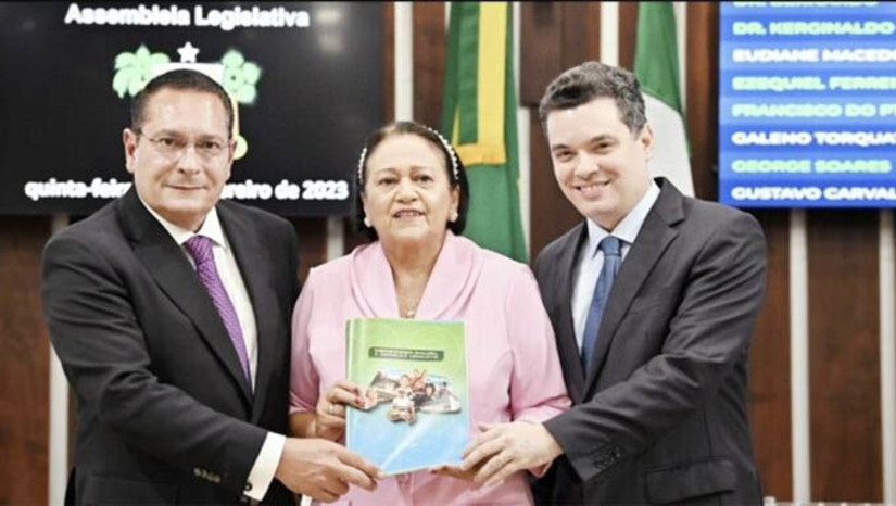 Imagem 1 - Governadora Fátima reafirma compromisso com PCCR da Uern . A reitora Cicília Maia participou da sessão solene de leitura da mensagem anual da governadora à Assembleia Legislativa e conversou com o chefe de gabinete da mandatária, secretário do Gabinete Civil, Raimundo Alves, que também assegurou o compromisso do Governo com a conclusão da implantação do PCCR docente, informando que o projeto será enviado à ALRN ainda esta semana para começar a ser apreciado pelos parlamentares. Imagem 1 - Governadora Fátima reafirma compromisso com PCCR da Uern . A reitora Cicília Maia participou da sessão solene de leitura da mensagem anual da governadora à Assembleia Legislativa e conversou com o chefe de gabinete da mandatária, secretário do Gabinete Civil, Raimundo Alves, que também assegurou o compromisso do Governo com a conclusão da implantação do PCCR docente, informando que o projeto será enviado à ALRN ainda esta semana para começar a ser apreciado pelos parlamentares.