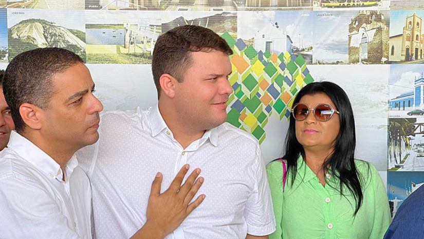 Imagem 1 -  Lawrence Amorim é escolhido presidente do Conselho Político da Fecam. A eleição aconteceu na manhã desta segunda-feira (6), em Natal. Na ocasião, o presidente da Câmara Municipal de Parnamirim, Wolney França (PSC), foi eleito à presidência da Federação das Câmara Municipais do RN, em chapa única. O Conselho Político, que será presidido pelo vereador mossoroense, apoia o presidente da Fecam na formulação de pautas prioritárias e dá suporte à interlocução com as Câmaras de todo o Estado.