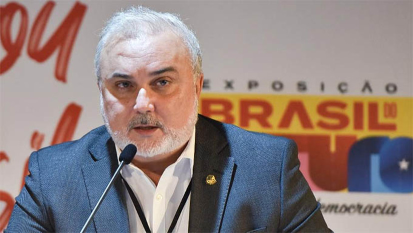Imagem 1 - O novo presidente da estatal irá abordar o tema “Uma visão de futuro: Perspectivas da Petrobras na produção de petróleo e energias renováveis”. A solenidade é voltada à diretoria da FIERN e convidados. Parceiro da indústria potiguar, Jean Paul é atualmente um dos maiores defensores do ramo das energias no país, sendo um dos principais baluartes das energias renováveis. O evento acontece na próxima sexta-feira, dia 24 no auditório Albano Franco, da Casa da Indústria, sede da Federação. Imagem 1 - O novo presidente da estatal irá abordar o tema “Uma visão de futuro: Perspectivas da Petrobras na produção de petróleo e energias renováveis”. A solenidade é voltada à diretoria da FIERN e convidados. Parceiro da indústria potiguar, Jean Paul é atualmente um dos maiores defensores do ramo das energias no país, sendo um dos principais baluartes das energias renováveis. O evento acontece na próxima sexta-feira, dia 24 no auditório Albano Franco, da Casa da Indústria, sede da Federação.