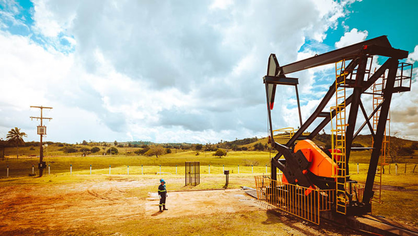 Imagem 1 - PetroReconcavo abre oportunidades para 22 vagas de emprego na cidade de Mossoró. Há vagas para níveis médio e superior, em áreas como Engenharia, Compliance, Financeiro, Administrativo, além de eletricista, segurança do trabalho, técnico de sonda, técnico de automação, soldador, técnico de manutenção de sonda, técnico de operações especiais, entre outras. Há ainda outras 38 vagas disponíveis para o estado da Bahia. Os interessados podem acessar o site da empresa e se candidatar. No mesmo link, também é possível verificar os pré-requisitos necessários, clicando no cargo desejado. Imagem 1 - PetroReconcavo abre oportunidades para 22 vagas de emprego na cidade de Mossoró. Há vagas para níveis médio e superior, em áreas como Engenharia, Compliance, Financeiro, Administrativo, além de eletricista, segurança do trabalho, técnico de sonda, técnico de automação, soldador, técnico de manutenção de sonda, técnico de operações especiais, entre outras. Há ainda outras 38 vagas disponíveis para o estado da Bahia. Os interessados podem acessar o site da empresa e se candidatar. No mesmo link, também é possível verificar os pré-requisitos necessários, clicando no cargo desejado.