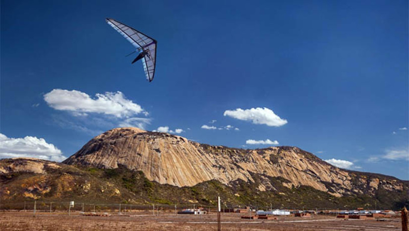 Imagem 1 -  Governadora impulsiona o turismo e setor de energias renováveis do RN no mercado europeu. Rio Grande do Norte promove seus atrativos turísticos no mercado europeu. A governadora Fátima Bezerra cumpre agenda em Portugal na BTL – Bolsa de Turismo de Lisboa. O Governo do Estado, participa da 32ª edição do evento entre os dias 1º a 5 de março de 2023, em Portugal. Em 2023, o Rio Grande do Norte estará mais uma vez com um estande próprio com a proposta de fortalecer e reforçar a marca do destino em seu principal mercado emissor na Europa. Estão previstas também, reuniões para apresentação do Porto-indústria verde e do Programa Norte-riograndense de Hidrogênio Verde, além de assinatura de memorando de entendimento com a empresa ENERFIN, e reunião para tratar do acordo de cooperação com a EDP Renováveis.
