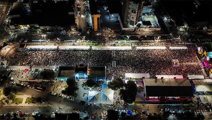 Imagem 1 - Novo conceito, identidade visual e plano de execução do MCJ 2023 serão lançados nesta terça, 28. O lançamento acontecerá às 18h, no Teatro Dix-huit Rosado. O evento é aberto ao público. "Em 2022 realizamos o maior e melhor ‘Mossoró Cidade Junina’ de todos os tempos e este ano nossa expectativa é ainda maior. Estamos trabalhando intensamente para tornar o MCJ ainda mais forte, sendo referência no país. Apresentaremos a nova identidade do evento, que tem a cara de Mossoró", destacou o prefeito Allyson Bezerra. Imagem 1 - Novo conceito, identidade visual e plano de execução do MCJ 2023 serão lançados nesta terça, 28. O lançamento acontecerá às 18h, no Teatro Dix-huit Rosado. O evento é aberto ao público. "Em 2022 realizamos o maior e melhor ‘Mossoró Cidade Junina’ de todos os tempos e este ano nossa expectativa é ainda maior. Estamos trabalhando intensamente para tornar o MCJ ainda mais forte, sendo referência no país. Apresentaremos a nova identidade do evento, que tem a cara de Mossoró", destacou o prefeito Allyson Bezerra.