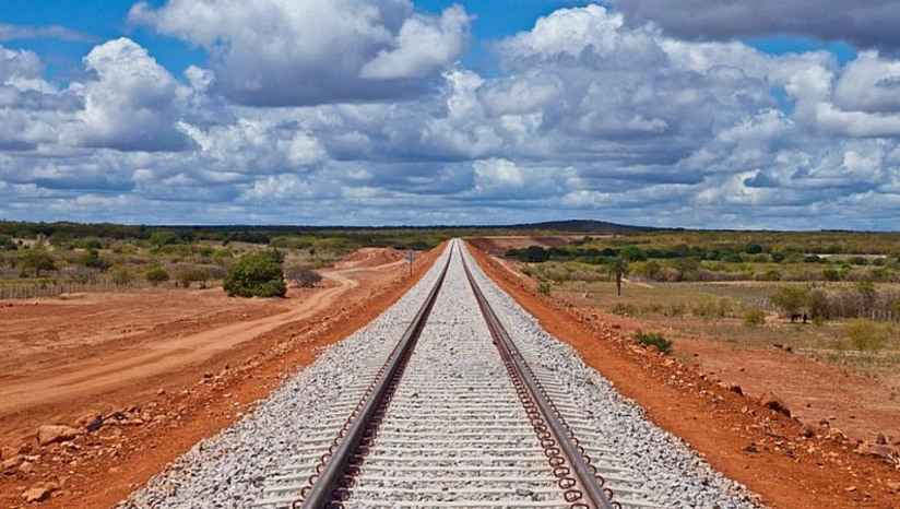 Imagem 1 -  [COLUNA ESPLANADA] A presidente do STF, Rosa Weber, agendou para 31 de maio a votação que pode destravar o projeto da Ferrogrão, ferrovia cujo traçado Amazônia adentro ligaria Mato Grosso ao Pará. Suspenso pelo ministro Alexandre de Moraes em 2021, o projeto é cercado de polêmicas, como as do impacto que causaria em 48 territórios indígenas (nas regiões do Médio e Alto Tapajós e no Xingu). Enquanto parlamentares ruralistas pressionam para as obras da esperada ferrovia, há uma oposição ferrenha de ambientalistas do Brasil, e de representações indígenas – como a ministra dos povos indígenas, Sônia Guajajara, e da presidente da Funai, Joenia Wapichana.