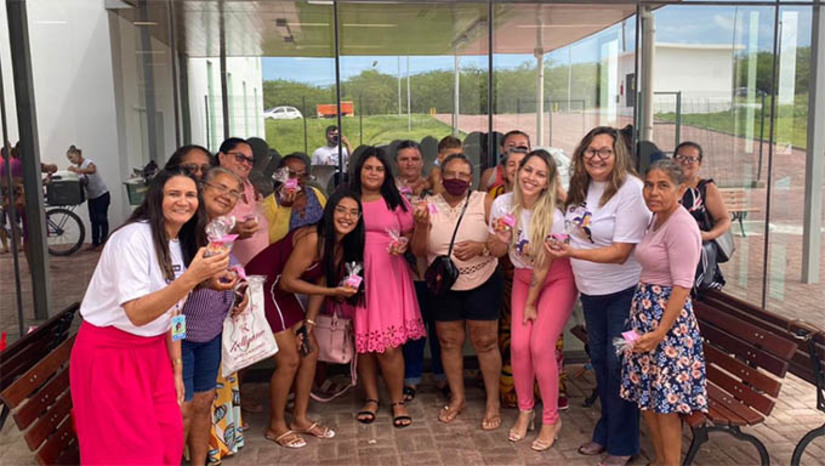 Imagem 1 - Em paralelo à semana dedicada às mulheres, será realizado o I Colóquio de Vigilância em Saúde do Hospital da Mulher. Durante a semana, também foi implantada a sala de vacina e o Núcleo de Vigilância em Saúde e na manhã desta sexta-feira, 10, foi implantada a Sala de Situação: saúde da mulher e das pessoas com útero na macrorregião oeste, com apresentação e discussão com os municípios. Programação realizada com apoio da APAMIM, que gerencia o Hospital Maternidade Almeida Castro. Imagem 1 - Em paralelo à semana dedicada às mulheres, será realizado o I Colóquio de Vigilância em Saúde do Hospital da Mulher. Durante a semana, também foi implantada a sala de vacina e o Núcleo de Vigilância em Saúde e na manhã desta sexta-feira, 10, foi implantada a Sala de Situação: saúde da mulher e das pessoas com útero na macrorregião oeste, com apresentação e discussão com os municípios. Programação realizada com apoio da APAMIM, que gerencia o Hospital Maternidade Almeida Castro.