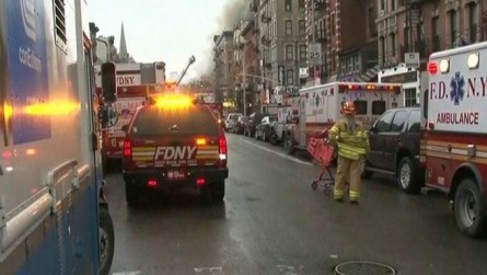 Imagem 1 -  Explosão e demolição de  prédio em Nova York
