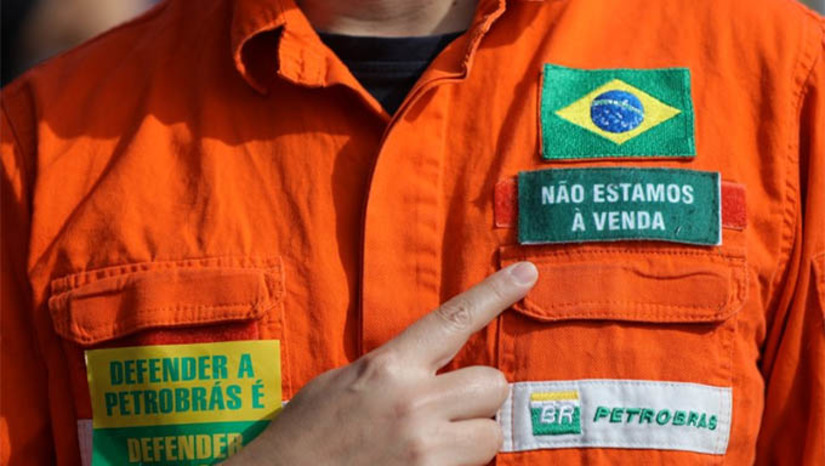 Imagem 1 - As análises foram realizadas após pedido do Ministério de Minas e Energia no início do mês para uma suspensão das alienações de ativos por 90 dias, em razão da reavaliação da Política Energética Nacional, o que gerou insegurança em agentes do mercado. A paralisação está marcada para a próxima sexta-feira (24), em protesto contra a venda de ativos da companhia. Em Mossoró segundo o SINDIPETRO-RN, até o final da semana a Diretoria deve definir a possibilidade de ações no Rio Grande do Norte. Imagem 1 - As análises foram realizadas após pedido do Ministério de Minas e Energia no início do mês para uma suspensão das alienações de ativos por 90 dias, em razão da reavaliação da Política Energética Nacional, o que gerou insegurança em agentes do mercado. A paralisação está marcada para a próxima sexta-feira (24), em protesto contra a venda de ativos da companhia. Em Mossoró segundo o SINDIPETRO-RN, até o final da semana a Diretoria deve definir a possibilidade de ações no Rio Grande do Norte.
