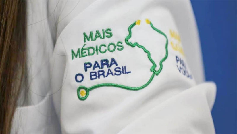 Imagem 1 - Retomada do “Mais Médicos” deverá abrir novas vagas para atendimento no Rio Grande do Norte. A retomada do programa foi lançada ontem (20), pelo Governo Federal. No RN, atualmente, são 132 profissionais com adesão ao Programa Mais Médicos (PMM) e outros 122 com adesão ao Programa Médicos pelo Brasil (PMB) – modelo lançado em 2019, totalizando 254 médicos atuando no estado. Apesar disto, de acordo com os dados do Ministério da Saúde, atualizados até fevereiro de 2023, no RN ainda existem 63 vagas desocupadas para o programa, os chamados “vazios assistenciais”. Com a nova edição a expectativa é que sejam abertos novos editais, inicialmente para profissionais brasileiros. Imagem 1 - Retomada do “Mais Médicos” deverá abrir novas vagas para atendimento no Rio Grande do Norte. A retomada do programa foi lançada ontem (20), pelo Governo Federal. No RN, atualmente, são 132 profissionais com adesão ao Programa Mais Médicos (PMM) e outros 122 com adesão ao Programa Médicos pelo Brasil (PMB) – modelo lançado em 2019, totalizando 254 médicos atuando no estado. Apesar disto, de acordo com os dados do Ministério da Saúde, atualizados até fevereiro de 2023, no RN ainda existem 63 vagas desocupadas para o programa, os chamados “vazios assistenciais”. Com a nova edição a expectativa é que sejam abertos novos editais, inicialmente para profissionais brasileiros.