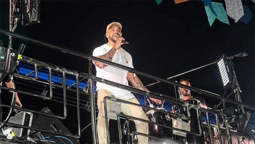 Imagem 1 - “Passando para avisar que no dia 24 de junho estaremos em Mossoró”, diz vocalista do ParangoléO grupo baiano é mais uma das atrações confirmadas para o “Boca da Noite”, evento de encerramento do São João de Mossoró, no dia 24 de junho de 2023. Além de Parangolé, já estão confirmadas para o Mossoró Cidade Junina deste ano, que terá início no dia 3 de junho, Raí Saia Rodada, Nattan, Bell Marques, Waldonys, Kátia Cilene e Cavaleiros do Forró. De acordo com a Prefeitura de Mossoró, a antecipação na divulgação das atrações fortalece o evento, possibilitando uma melhor programação à rede hoteleira na recepção dos turistas e planejamento do comércio local. Imagem 1 - “Passando para avisar que no dia 24 de junho estaremos em Mossoró”, diz vocalista do ParangoléO grupo baiano é mais uma das atrações confirmadas para o “Boca da Noite”, evento de encerramento do São João de Mossoró, no dia 24 de junho de 2023. Além de Parangolé, já estão confirmadas para o Mossoró Cidade Junina deste ano, que terá início no dia 3 de junho, Raí Saia Rodada, Nattan, Bell Marques, Waldonys, Kátia Cilene e Cavaleiros do Forró. De acordo com a Prefeitura de Mossoró, a antecipação na divulgação das atrações fortalece o evento, possibilitando uma melhor programação à rede hoteleira na recepção dos turistas e planejamento do comércio local.