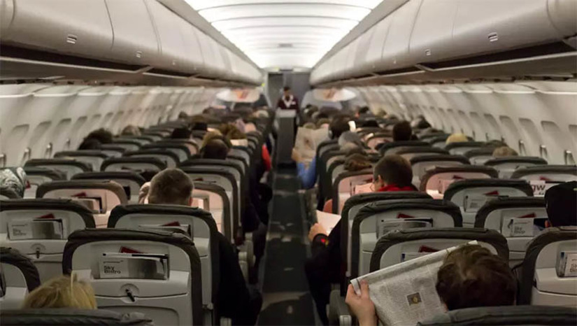 Imagem 1 -  Ministro diz que programa que garantirá passagens aéreas a R$ 200 começa em agosto. O benefício será voltado a aposentados, estudantes e pessoas de baixa renda. Segundo Márcio França, o governo já acertou a proposta com as três grandes companhias aéreas: Latam, Gol e Azul. "O presidente Lula anunciará o pacote, que é mais um arranjo de oportunidades das empresas privadas do que um programa público. E é sem subsídio. Em agosto, vamos iniciar com as três [companhias aéreas]. Já acertamos com elas, agora faltam as concessionárias de aeroportos", declarou o ministro.