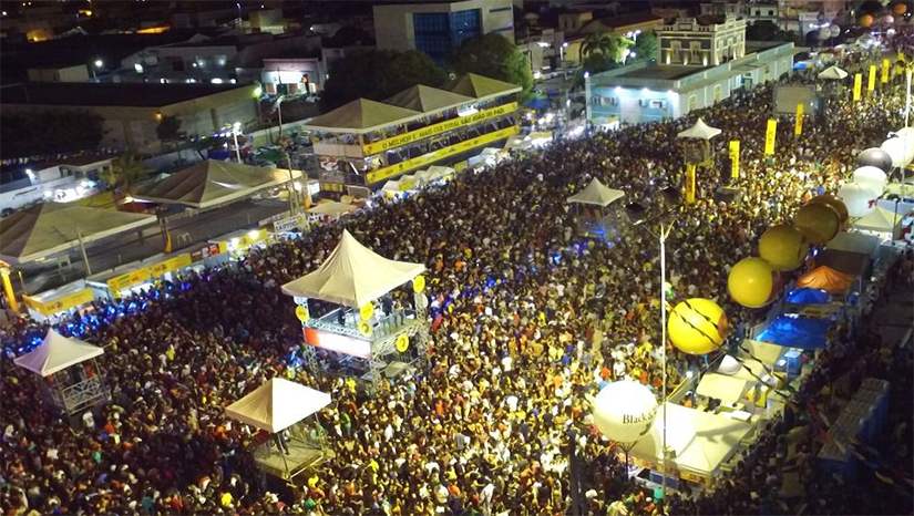 Imagem 1 - A nova proposta do São João de Mossoró amplia o evento, mantendo a tradição, consolidando a marca como o maior e melhor MCJ de todos os tempos. O encontro para apresentação do “Mossoró Cidade Junina 2023” conta com parceria da Câmara de Dirigentes Lojistas de Mossoró (CDL Mossoró), Sindicato do Lojistas de Mossoró (Sindilojas Mossoró), e do Sistema Fecomércio do Rio Grande do Norte, que é composto pela Federação do Comércio de Bens Serviços e Turismo do Rio Grande do Norte, pelo Serviço Nacional de Aprendizagem Comercial (Senac) e pelo Serviço Social do Comércio (Sesc). A apresentação acontece nesta quinta-feira (20), às 8h30, no auditório do Sesc Rio Branco, localizado no bairro Cidade Alta, em Natal/RN. Imagem 1 - A nova proposta do São João de Mossoró amplia o evento, mantendo a tradição, consolidando a marca como o maior e melhor MCJ de todos os tempos. O encontro para apresentação do “Mossoró Cidade Junina 2023” conta com parceria da Câmara de Dirigentes Lojistas de Mossoró (CDL Mossoró), Sindicato do Lojistas de Mossoró (Sindilojas Mossoró), e do Sistema Fecomércio do Rio Grande do Norte, que é composto pela Federação do Comércio de Bens Serviços e Turismo do Rio Grande do Norte, pelo Serviço Nacional de Aprendizagem Comercial (Senac) e pelo Serviço Social do Comércio (Sesc). A apresentação acontece nesta quinta-feira (20), às 8h30, no auditório do Sesc Rio Branco, localizado no bairro Cidade Alta, em Natal/RN.