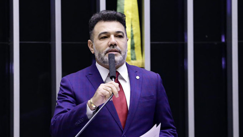 Imagem 1 - A regulamentação das apostas esportivas está mais próxima do que nunca, e de acordo com o Ministro da Fazenda, Fernando Haddad, com a medida, o Estado poderá arrecadar até R$ 15 bilhões anualmente. Imagem 1 - A regulamentação das apostas esportivas está mais próxima do que nunca, e de acordo com o Ministro da Fazenda, Fernando Haddad, com a medida, o Estado poderá arrecadar até R$ 15 bilhões anualmente.