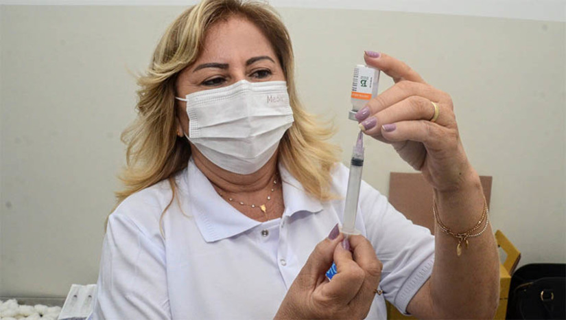 Imagem 1 - Mossoró vai promover dia “D” de vacinação contra várias doenças neste sábado, 20. Na mobilização, a Prefeitura de Mossoró ofertará à população as vacinas contra influenza, febre amarela e Covid-19, incluindo, a dose bivalente. O objetivo é ampliar a oferta de imunizantes à população para aumentar os índices de cobertura vacinal no município. Imagem 1 - Mossoró vai promover dia “D” de vacinação contra várias doenças neste sábado, 20. Na mobilização, a Prefeitura de Mossoró ofertará à população as vacinas contra influenza, febre amarela e Covid-19, incluindo, a dose bivalente. O objetivo é ampliar a oferta de imunizantes à população para aumentar os índices de cobertura vacinal no município.