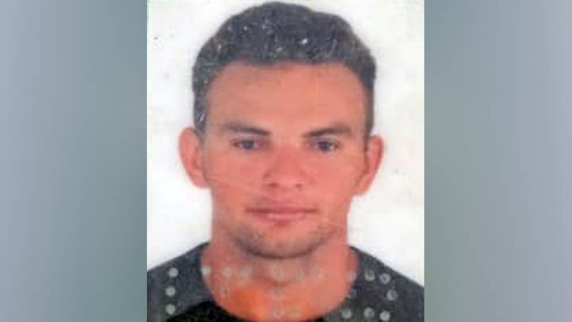Imagem 1 -  Homem é executado dentro de casa no bairro Leandro Bezerra, em Caraúbas. A vítima foi identificada como José Anailton Fernandes da Silva, de 36 anos. De acordo com informações da Polícia Militar, o crime aconteceu por volta da 00h deste domingo (21), mas a guarnição só foi informada já durante a manhã. Ainda segundo a PM, o homem foi executado dentro da rede onde estava dormindo. Não havia sinais de arrombamento, provavelmente ele dormia com as portas abertas. 