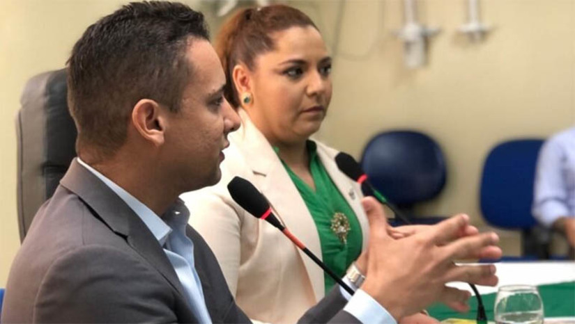 Imagem 1 -  Allyson diz que quer construir UBS e conjunto habitacional em terrenos cedidos pela Ufersa. O prefeito de Mossoró visitou a universidade nesta segunda-feira (22) e manifestou interesse em futuras parcerias com a Ufersa. A principal demanda da Prefeitura se refere à cessão de dois terrenos da universidade: o primeiro localizado dentro do campus Oeste, onde planeja a construção de uma Unidade Básica de Saúde (UBS); e o segundo próximo ao campus Leste, na continuidade do bairro Ulrick Graff. Este segundo terreno fica na região que dá acesso ao Núcleo de Geração e Transferência de Tecnologia em Produção Animal do Semiárido (Nutesa). “Nossa intenção é construir um conjunto habitacional nesta área”, disse Allysson Bezerra, “e instalar uma infraestrutura completa com acesso pavimentado, escola, posto de saúde e segurança. 