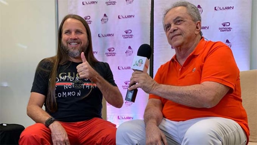 Imagem 1 - Cidade do Forró inaugura no sábado com Dorgival Dantas e Flávio José no show “Derradeiro de Maio”. A abertura do Cidade do Forró acontece neste sábado (27) reunindo dois grandes nomes do ritmo mais tradicional do Nordeste: Dorgival Dantas e Flávio José em um show chamado “Derradeiro de Maio”. A Cidade do Forró, é um espaço idealizado pelo cantor Dorgival Dantas e construído em Olho D’Água do Borges, que fica na região Oeste do Rio Grande do Norte e distante 330 Km de Natal. Os ingressos estão à venda no site OutGo. Imagem 1 - Cidade do Forró inaugura no sábado com Dorgival Dantas e Flávio José no show “Derradeiro de Maio”. A abertura do Cidade do Forró acontece neste sábado (27) reunindo dois grandes nomes do ritmo mais tradicional do Nordeste: Dorgival Dantas e Flávio José em um show chamado “Derradeiro de Maio”. A Cidade do Forró, é um espaço idealizado pelo cantor Dorgival Dantas e construído em Olho D’Água do Borges, que fica na região Oeste do Rio Grande do Norte e distante 330 Km de Natal. Os ingressos estão à venda no site OutGo.